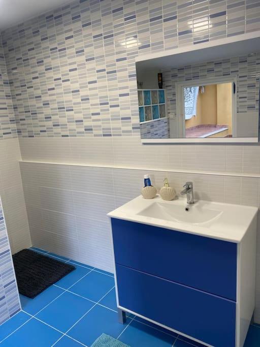 Encantador Y Acogedor Alojamiento Con Piscina 蒙塞拉特 外观 照片